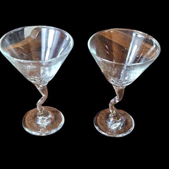 Vintage curved stemmed martini glasses . - Picture 10 of 10